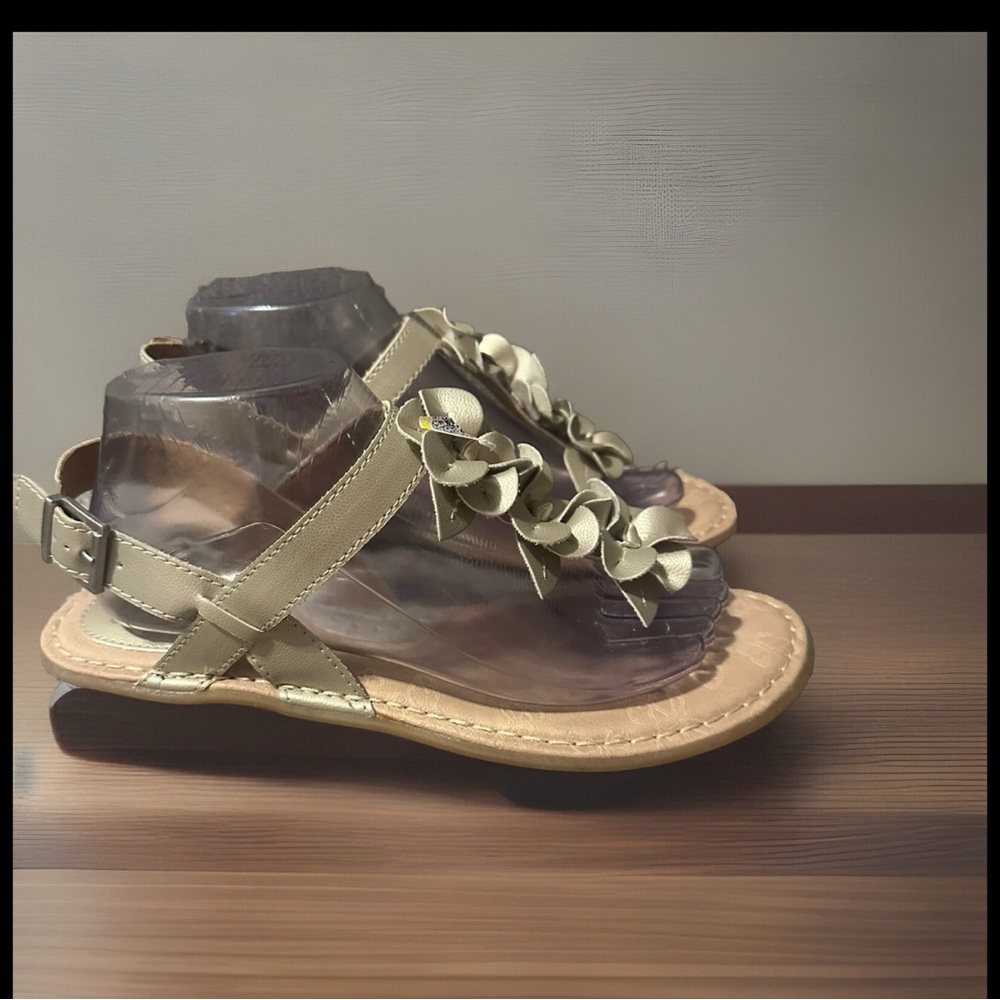 Born Concept Women’s‎ Good Flower Thong Sandals Size 9